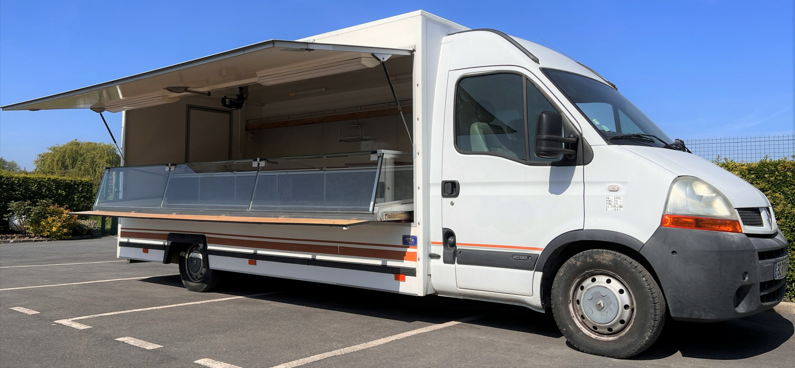 20220506_084954521_iOS Camion d'occasion boucherie - 1107
