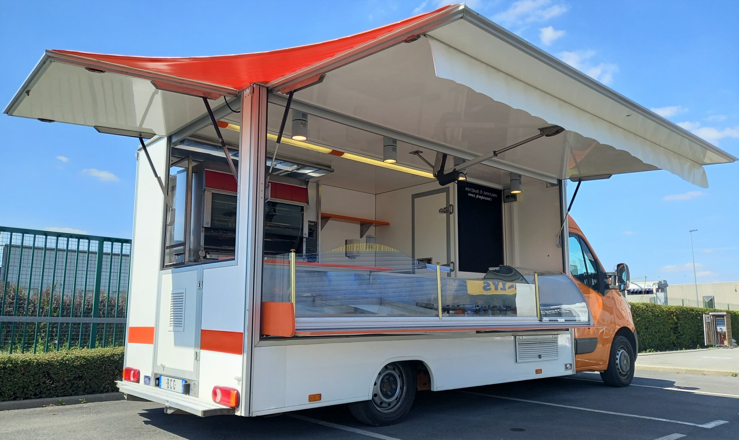 20220711_155546 Camion d'occasion rotisserie - 1073