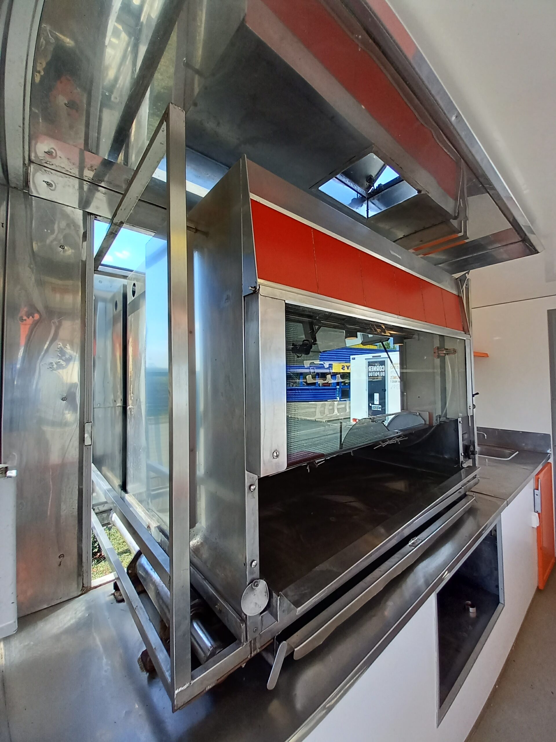 20220711_155909 Camion d'occasion rotisserie - 1073