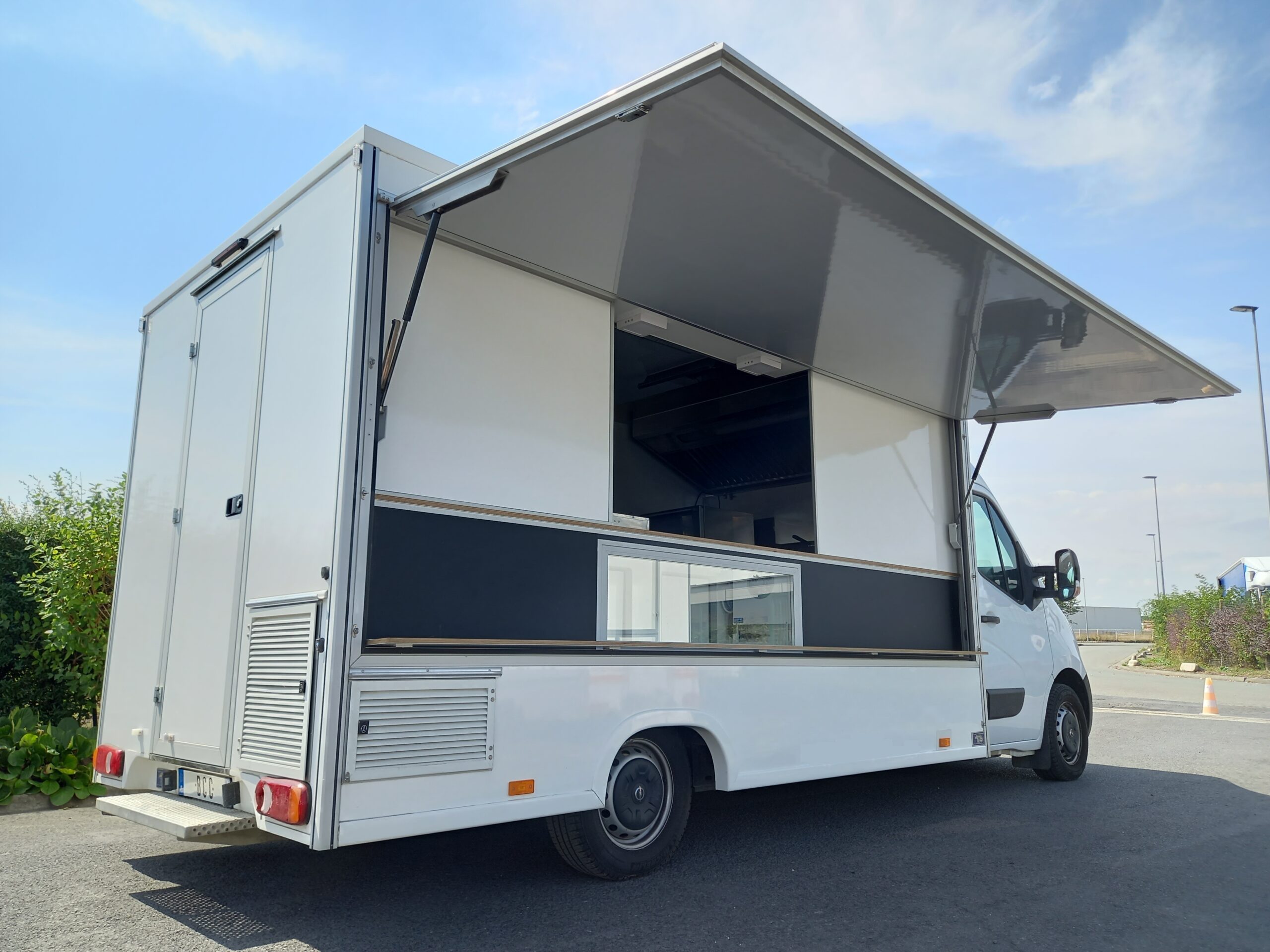 20220825_142022 Camion d'occasion snack friterie - 1086