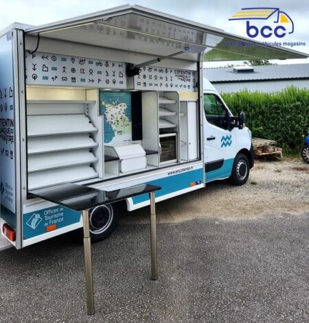 20240722_135302_resultat Camion Office de tourisme ouvert au bord de la mer