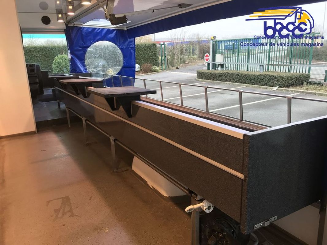 espace intérieur camion poisson
