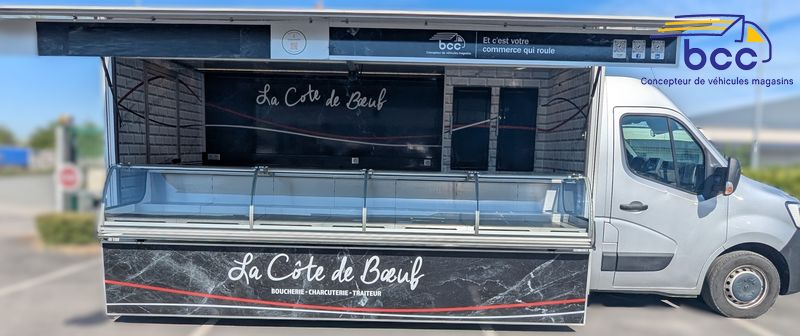Vitrine ouverte côté client – camion de marché Renault Master