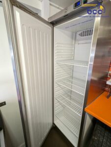 Grand frigo vertical snack