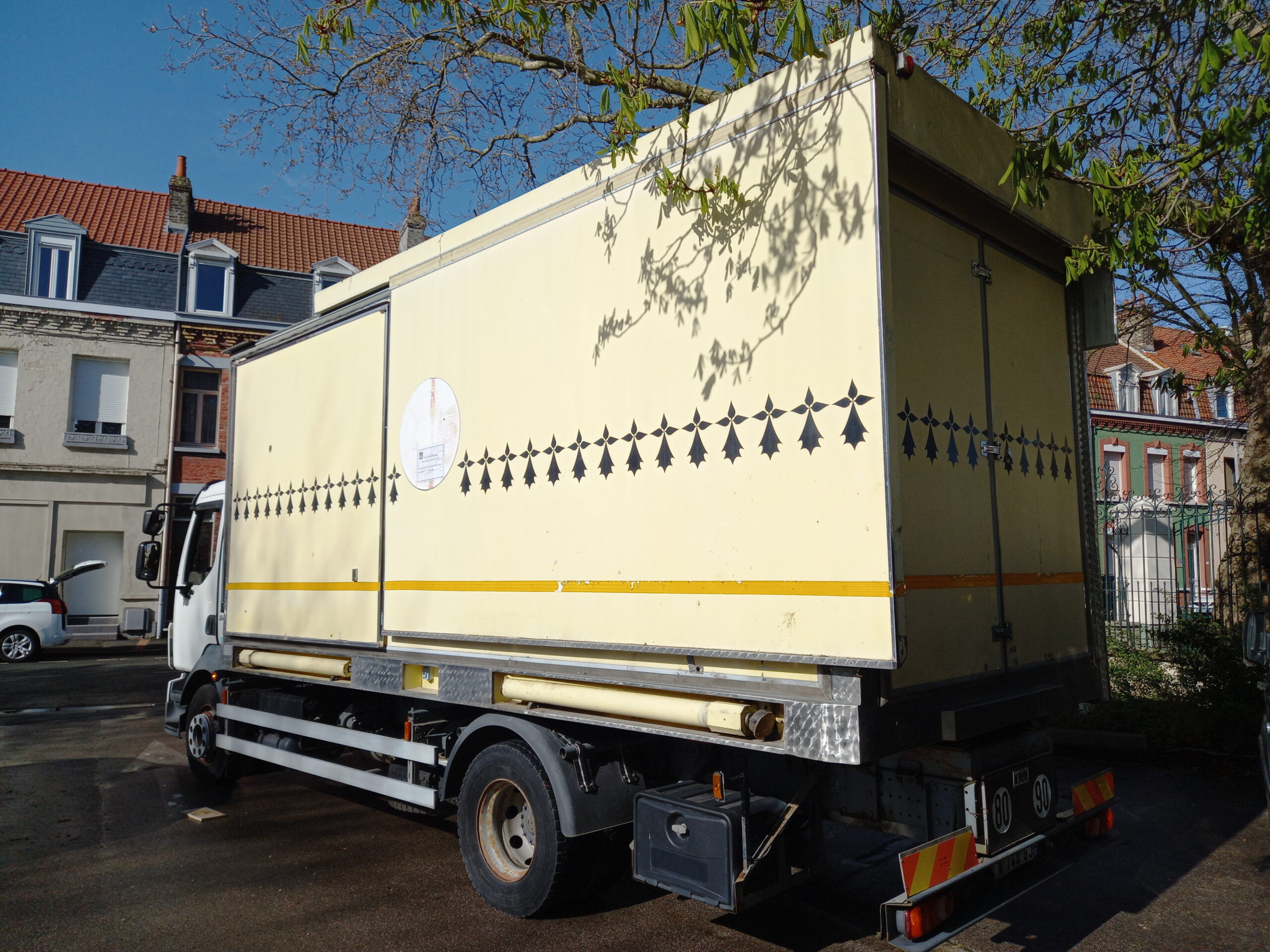 porteur Volvo container marché