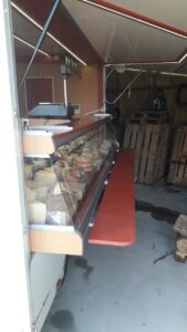 intérieur camion de marché fromager 1150