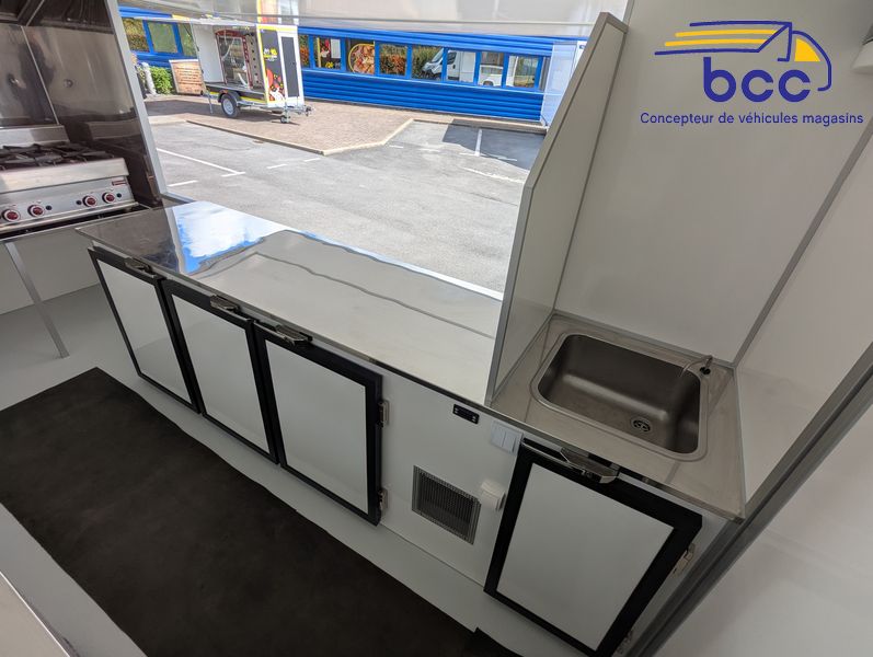 Poste d'eau et plan de travail