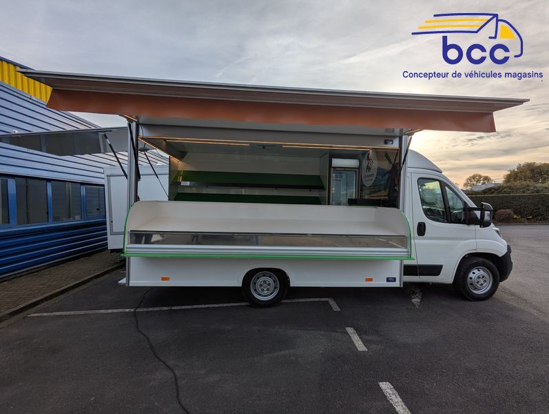 vue extérieure camion marché primeur