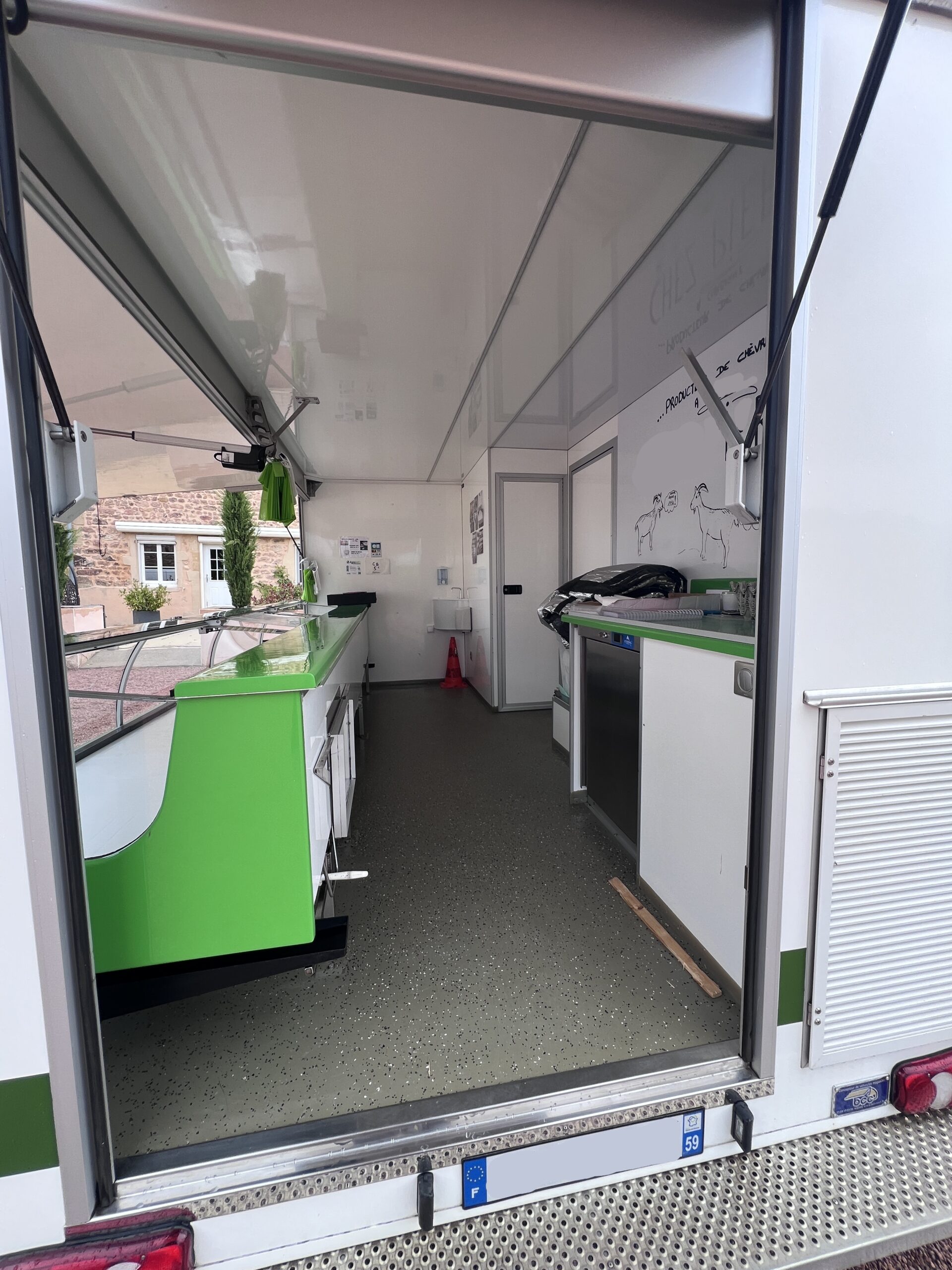 Intérieur du camion fromager