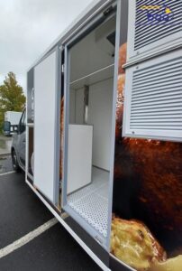compartiment arrière camion rôtisserie