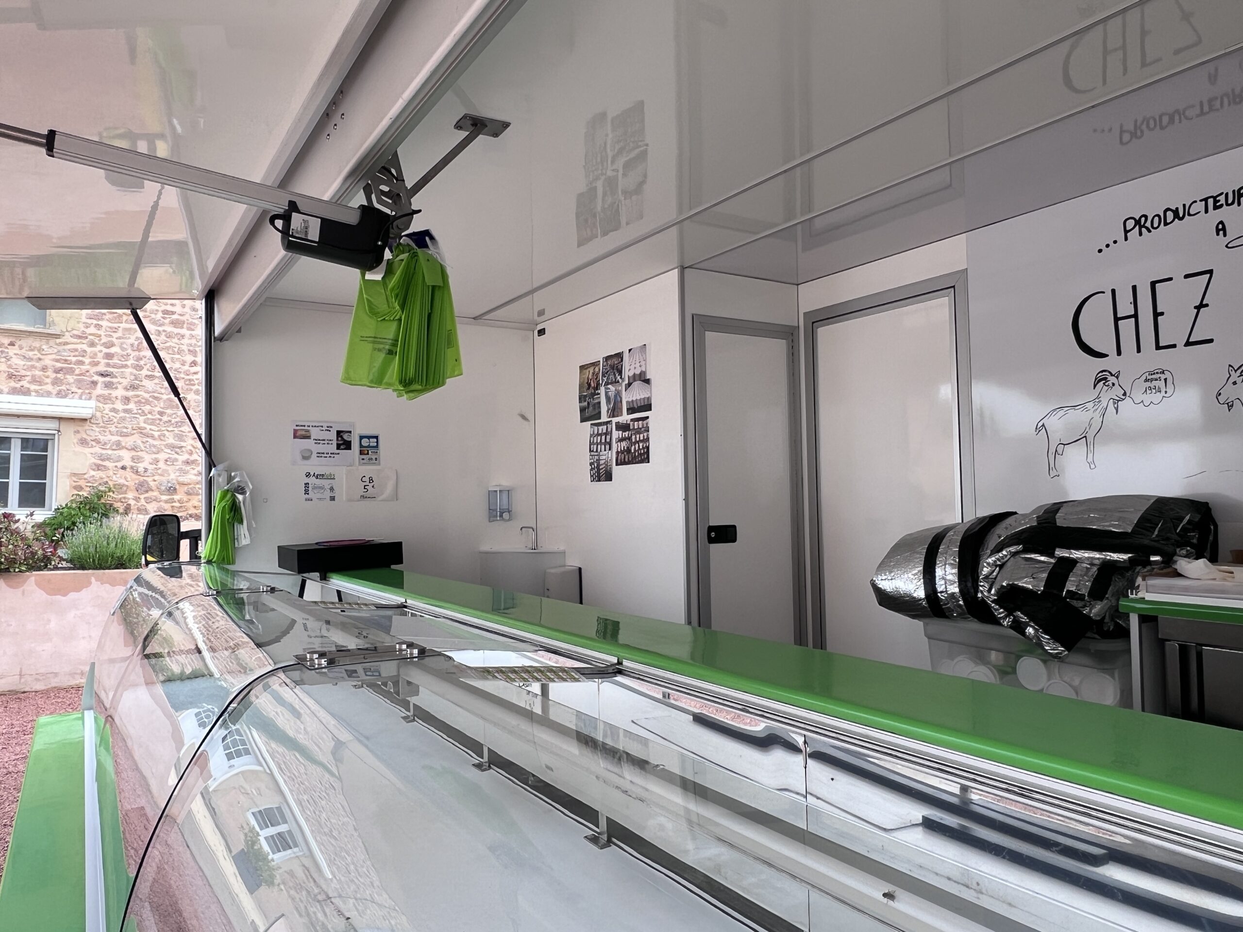 Carrosserie et cabine bien entretenues, prêt à prendre la route