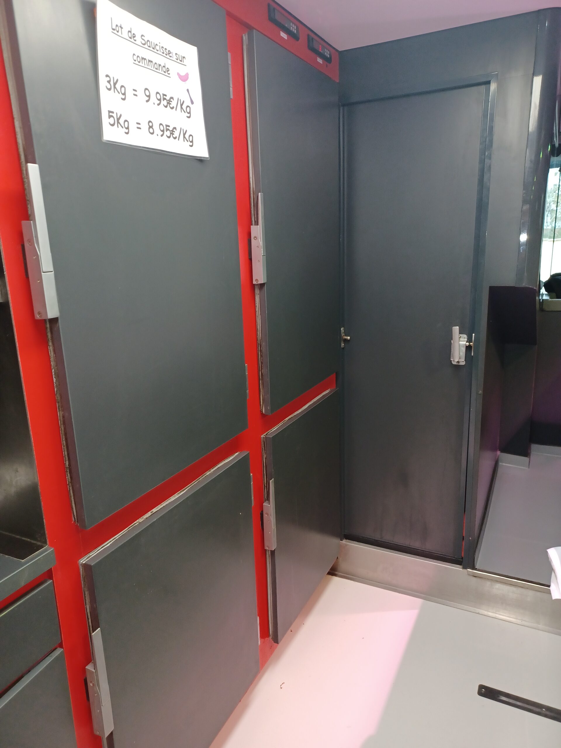 réserve camion magasin