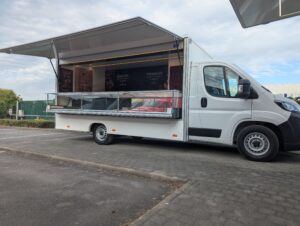 camion boucher fromager intérieur décor fromage