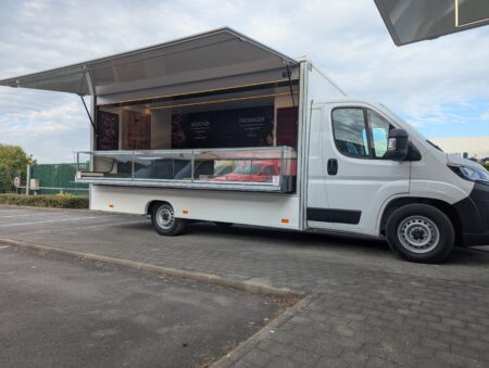 camion boucher fromager intérieur décor fromage
