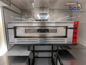 four GGF dans foodtruck pizza professionnel