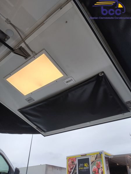 éclairage LED sous pavillon de remorque étal