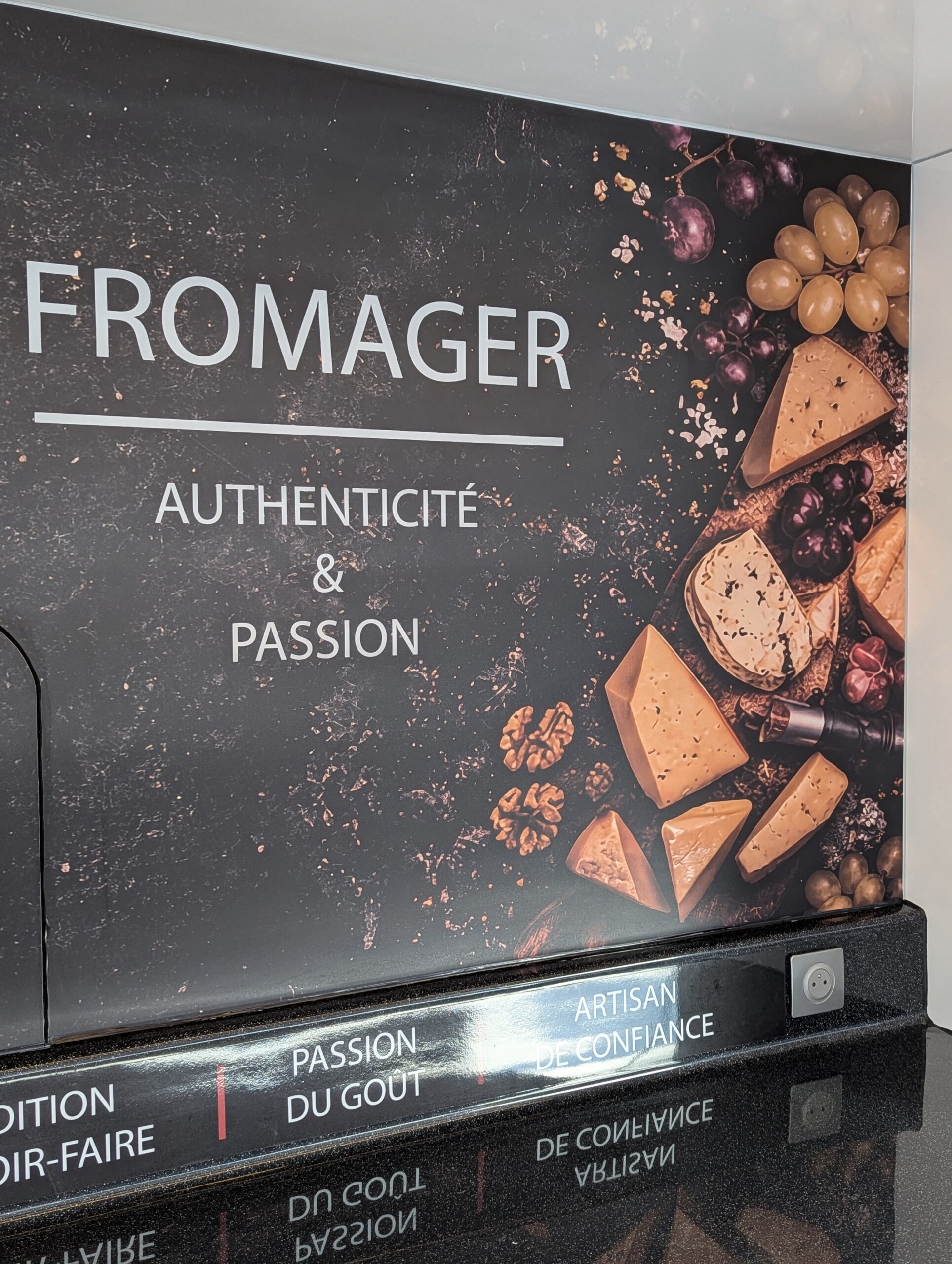 espace fromager affineur dans camion magasin