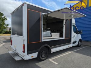 camion snack occasion Renault Master extérieur