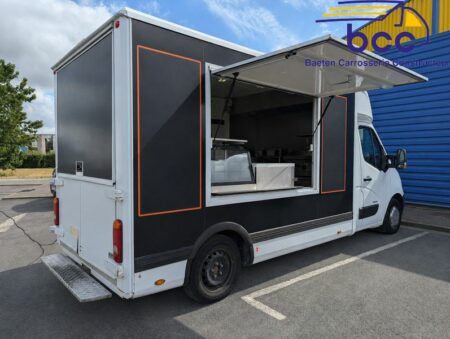 camion snack occasion Renault Master extérieur